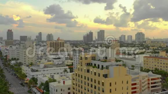 2019年9月迈阿密海滩海滨南花园视频的预览图