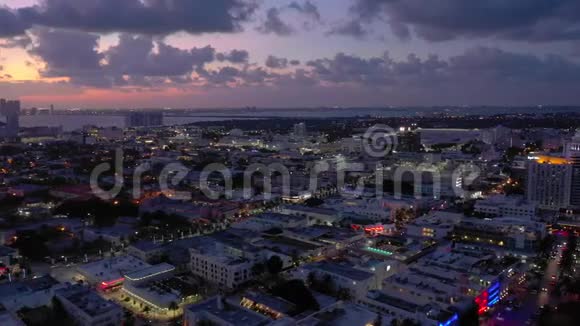 迈阿密海滩高级录像暮光之城用无人驾驶飞机4k射击视频的预览图