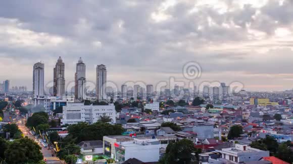清晨时分雅加达城市全景印度尼西亚视频的预览图