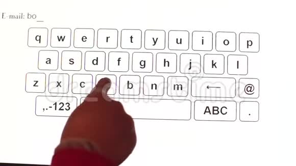 手指点击桌子的字母触摸键盘视频的预览图
