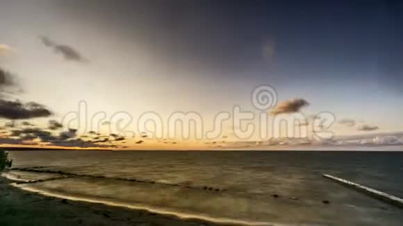 伊利湖的日落视频的预览图