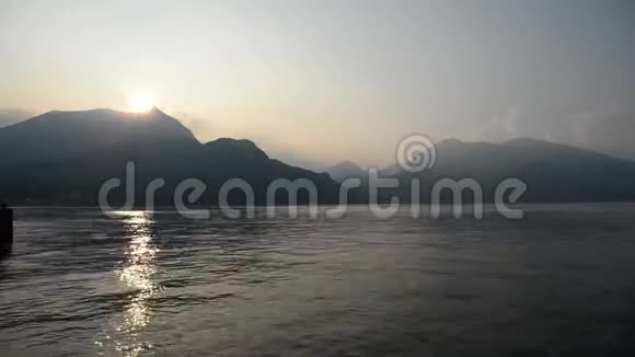 意大利科莫湖日落从贝拉吉奥那里看视频的预览图
