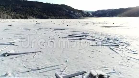 爱达荷州小佩耶特湖的鸟瞰图视频的预览图