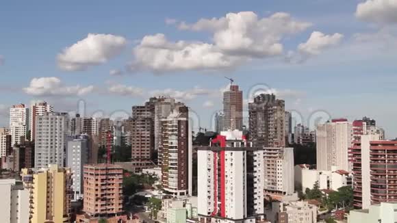 白天城市全景视频的预览图