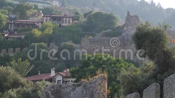 土耳其阿拉尼亚山上的古老堡垒视频的预览图