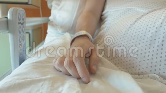 妇女分娩后的支助视频的预览图