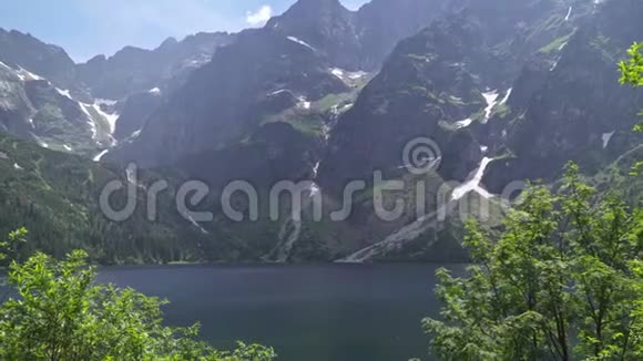 夏天塔特拉斯的山湖世界上最美丽的五大湖泊之湖视频的预览图