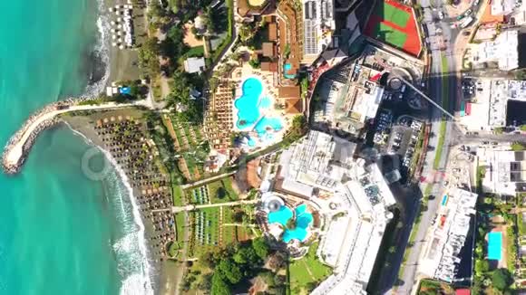 地中海沿岸的酒店娱乐区塞浦路斯利马索尔视频的预览图