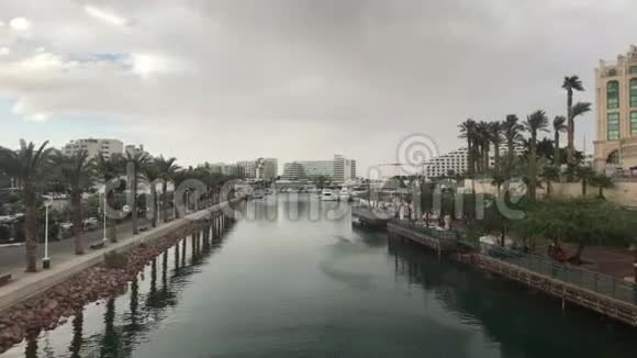 以色列Eilat旅游游艇和船只港湾视频的预览图