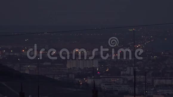 黄昏的夜城景色视频的预览图
