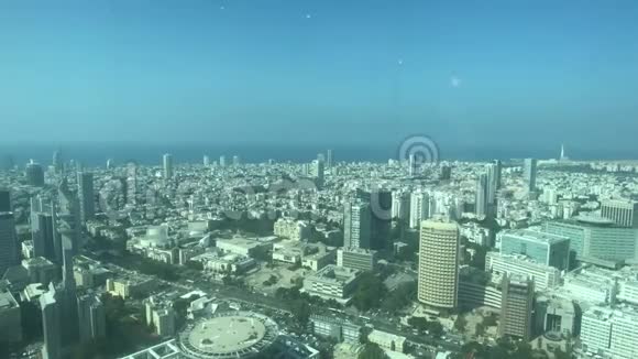 以色列特拉维夫从摩天大楼第五部分的高度看城市视频的预览图
