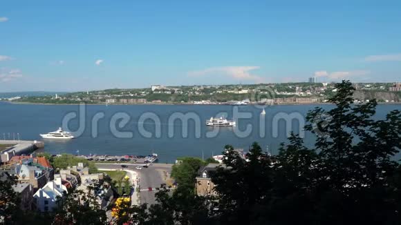 魁北克市天际线全景河与蓝天视频的预览图