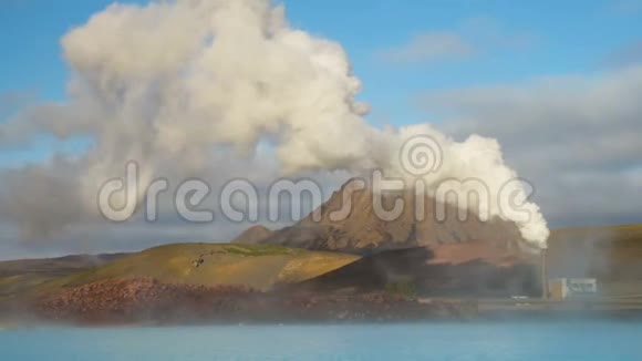 冰岛Myvatn湖附近的地热发电站视频的预览图