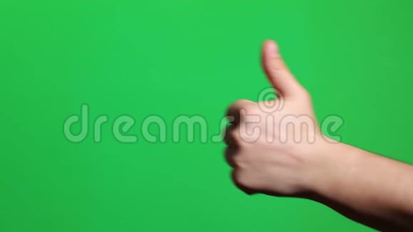 彩色背景手显示拇指向上视频的预览图