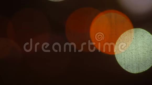 背景制作的bokeh效果特写的路灯在夜间视频的预览图