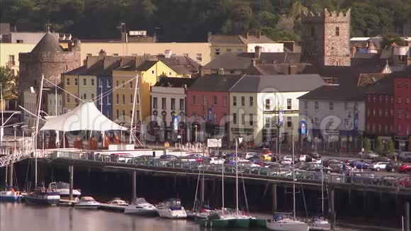 爱尔兰一个繁忙的码头视频的预览图