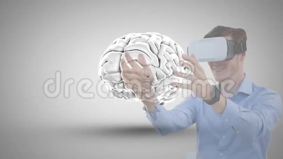 人使用VR与大脑图标视频的预览图