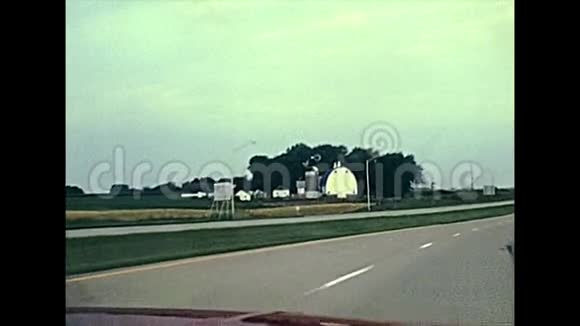 明尼苏达州风车和农场在1970年代视频的预览图