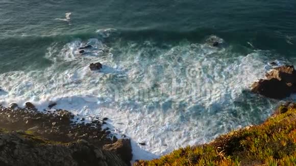 卡波达罗卡欧洲西部从悬崖到海洋的景色视频的预览图