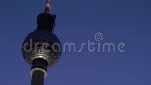 柏林人弗恩塞图姆柏林电视塔对蓝天视频的预览图