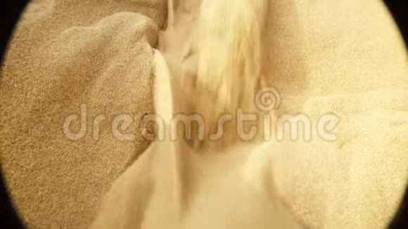 沙像沙漏般的时间运动沙漠胡里拉贾斯坦视频的预览图