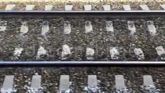 从火车车窗上取下的铁路视频的预览图