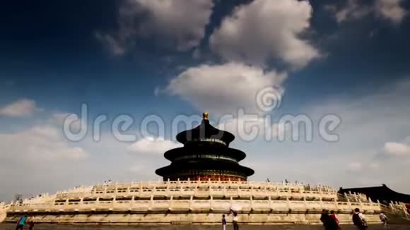 在中国北京的天坛秦安宫漫步视频的预览图