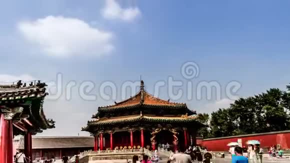 中国沈阳紫禁城著名的大正厅从左到右走着视频的预览图