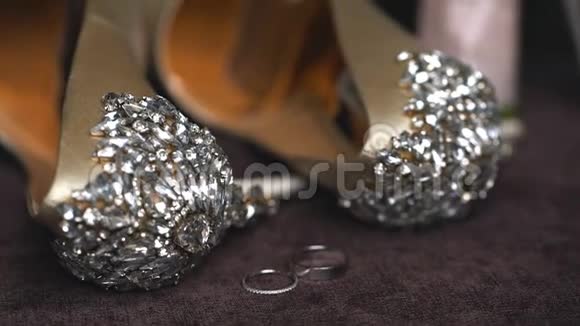 新娘的结婚鞋视频的预览图