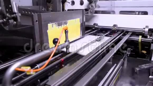 黄油生产厂自动化线包装视频的预览图