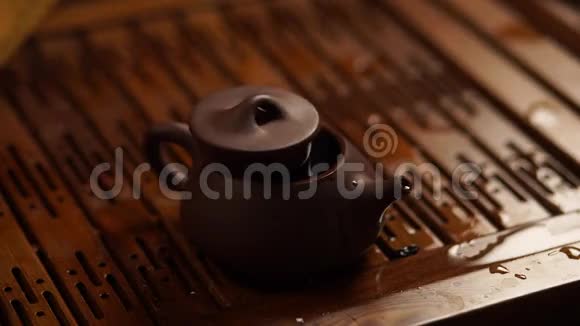 从宜兴粘土中提取的茶点视频的预览图