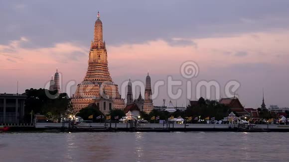泰国首都曼谷的纪念碑宫殿和摩天大楼视频的预览图