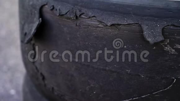 漂移后汽车汽车轮胎被毁视频的预览图
