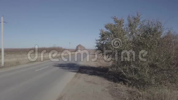 哈萨克斯坦战场上无人机的录像视频的预览图