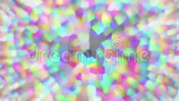 从右向左移动的抽象催眠发光的彩色水晶背景视频的预览图