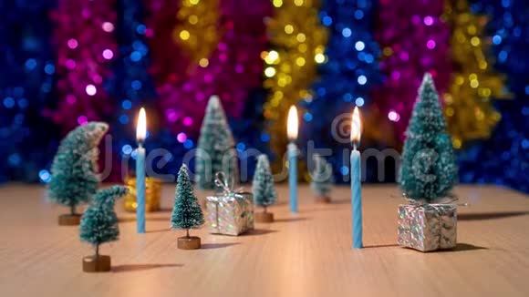圣诞树和礼物蜡烛在时间流逝视频的预览图