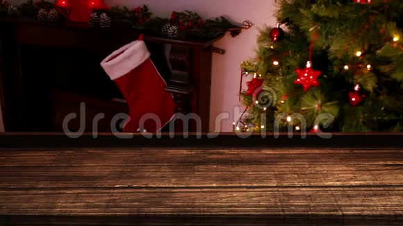 木制前景与圣诞背景圣诞老人带来礼物袜子视频的预览图