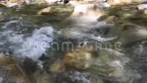 水流过林恩溪有声音视频的预览图