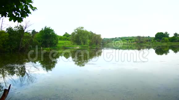 乡村湖泊全景视频的预览图