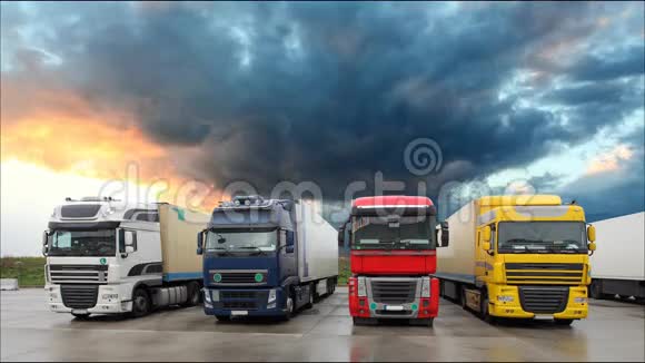 卡车货物运输时间间隔视频的预览图