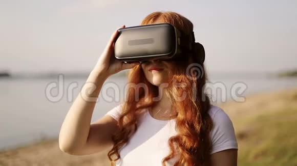 虚拟现实360度眼镜视频视频的预览图