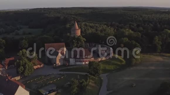 德国梅克沃波莫姆堡城堡的空中拍摄视频的预览图