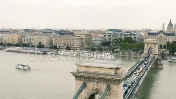 布达佩斯的链桥和圣斯蒂芬巴西利卡视频的预览图