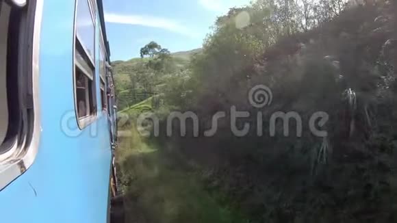 斯里兰卡蓝色火车上的美丽景色视频的预览图