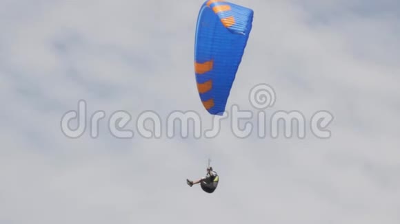 轻型自由飞行脚踏式滑翔机没有刚性的一级结构视频的预览图