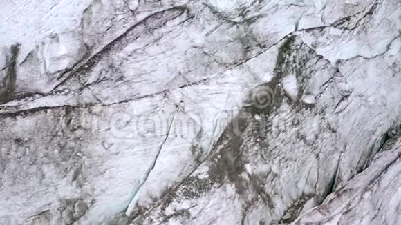斯瓦尼的火山冰川空中射击令人惊叹的景色多云视频的预览图