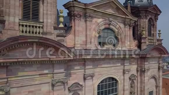 历史宫殿位于德国城市中部城市景观背景4k视频的预览图