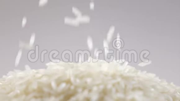 米浇筑慢动作视频的预览图