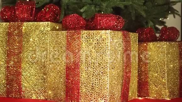 圣诞礼物特写假日礼盒视频的预览图