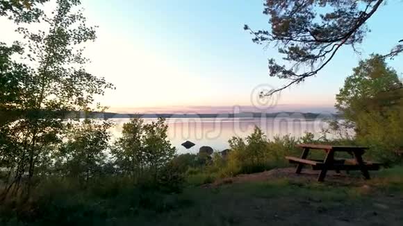 湖边美丽的地方视频的预览图